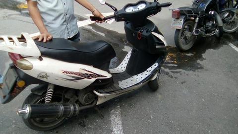 Vendo Bera Mustang 2012