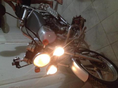 vendo moto vensun 200 gran leon año 2012