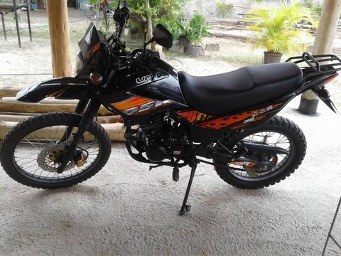 vendo moto DSR 200