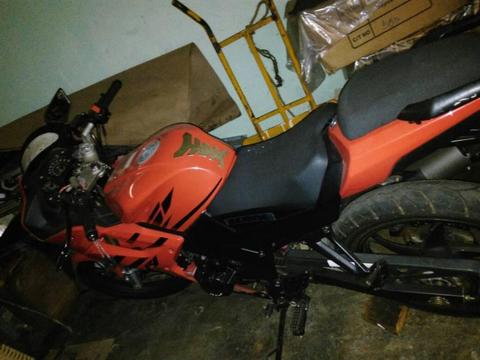 Vendo moto de 200 cc, marca Bera, año 2013, como nueva, poco uso