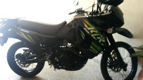 vendo klr 2014 casi nuevo