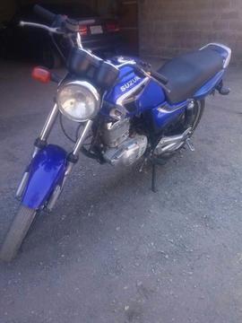 Vendo Moto Suzuki en 2012