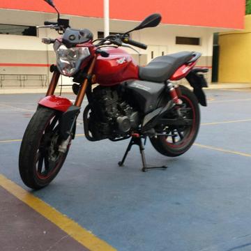 Vendo Moto Rkv