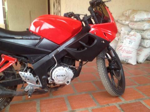 vendo moto bera r1