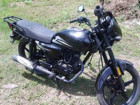 vendo moto UM MAX 150