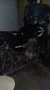 Vendo Moto Bera 200