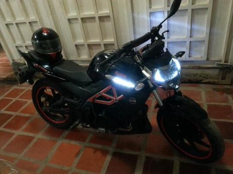 Moto Um Xtreet Año 2014 Vendo O Cambio