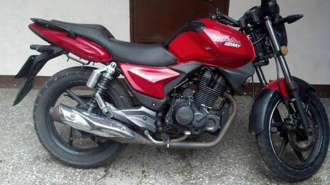 Se vende MOTO EMPIRE ARSEN II año 2012