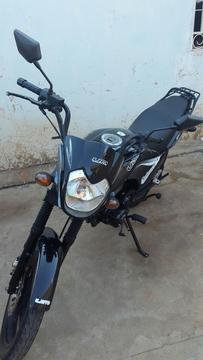 Vendo Moto Um Fastwind 2 Año 2012