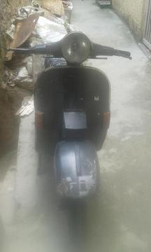 moto vespa en buen estado inf al 0212 878 01 29