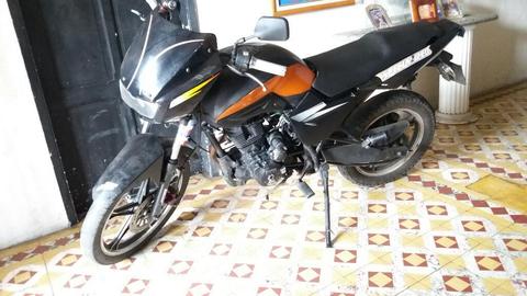 Vendo Moto Um 200