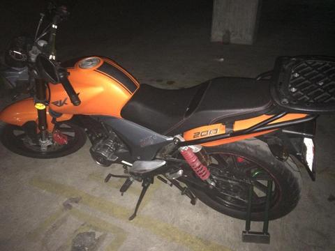 Moto Rkv 200