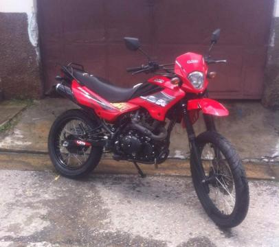 Moto UM RS 200 cc