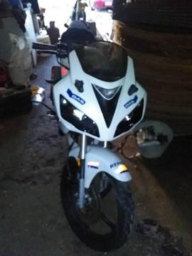 Se vende bera r1 2012