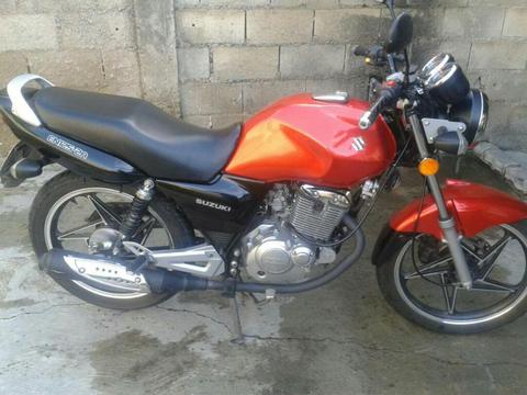 Se Vende Moto Suzuki Casi Nueva