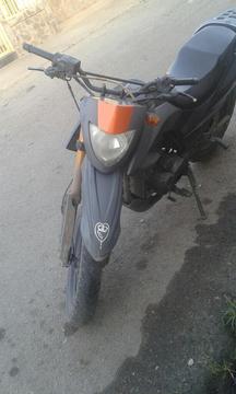 Vendo Moto Tx Año 2014 con Titulo