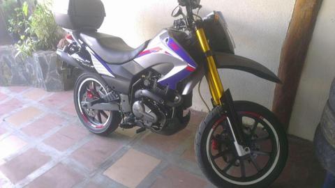 Moto empire tx 200 año 2014