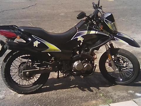 se vende moto tx 200 activa