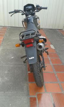 se vende moto um dsr 200