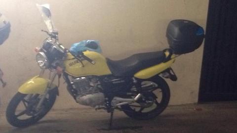 Vendo Moto Suzuki en