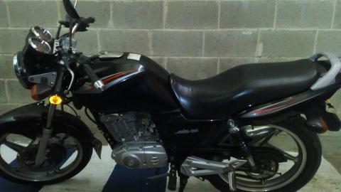 Suzuki En125 2011