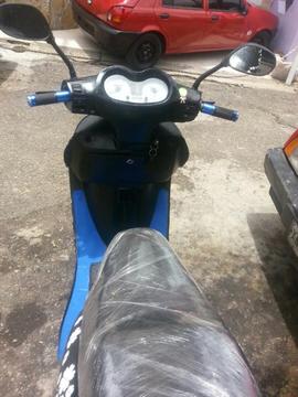 Se Vende Moto Automatica