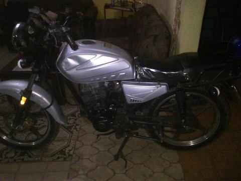 vendo moto Bera