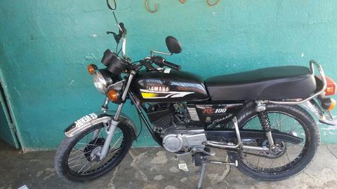 Vendo Rx 100 . Bien Cuidado