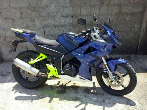 Vendo Moto R1 Bera 2012