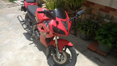 Moto Bera R1