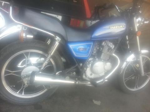 Moto Suzuki Gh 125