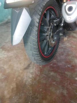 Moto RKv 200 año 2013 como nueva con titulo