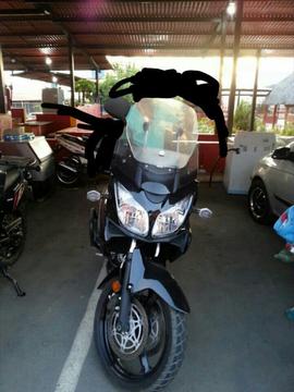 Vendo bella suzuki vstron motor 1000cc año 2014