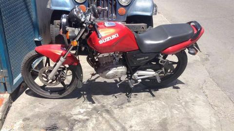 Se Vende Moto en 2013 Suzuki