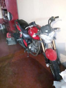 vendo moto rkv 2013