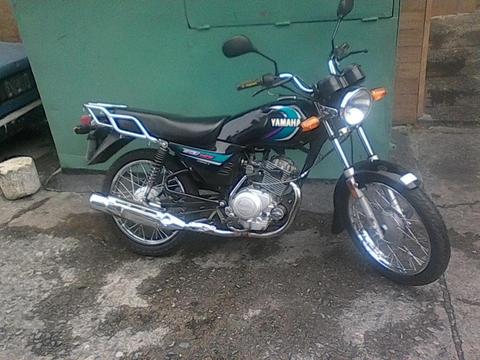 Se vende Moto Yamaha yb