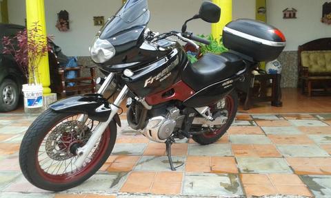 suzuki freewind 650cc año 2006 x 900$