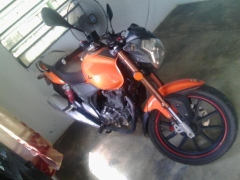 Vendo Moto Rkv 2013