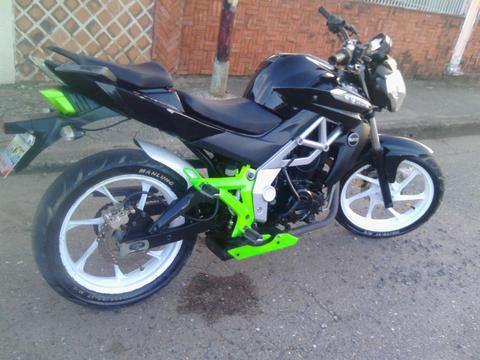 Vendo Moto Um 230cc