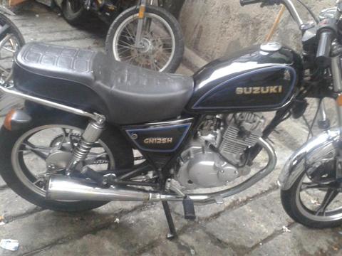 moto suzuki gn125 año 2013