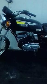 Moto Yamaha 100