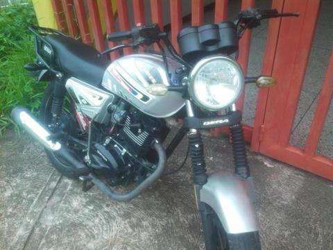 se vende moto