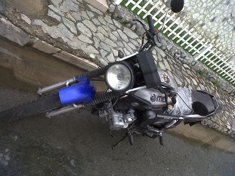 oferta vendo mi moto md halcn año 2012