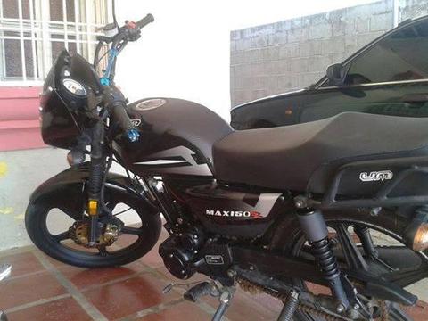 Vendo Moto Um Max año 2014 150cc. ENVIAR MENSAJES 04146932950 04121074157
