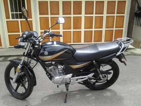 Vendo Moto Yamaha 2016