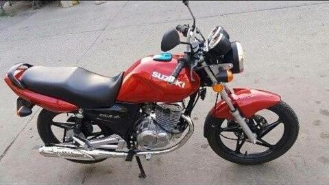 Moto Suzuki EN 125