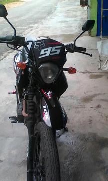 Moto Um Dsr 200