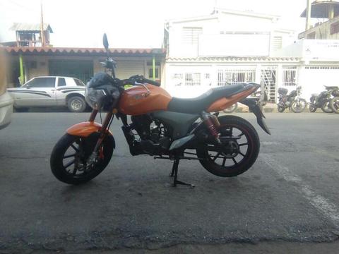 Vendo Moto Rkv 2013