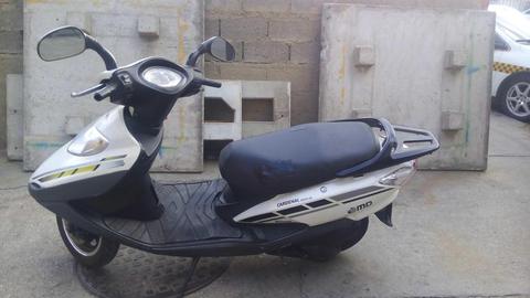 Se vende moto cardenal 150 blanca