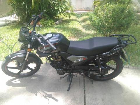 se vende moto marca um modelo nitrox año 2016, NEGOCIABLE INTERESADO LLAMAR AL 04145762413